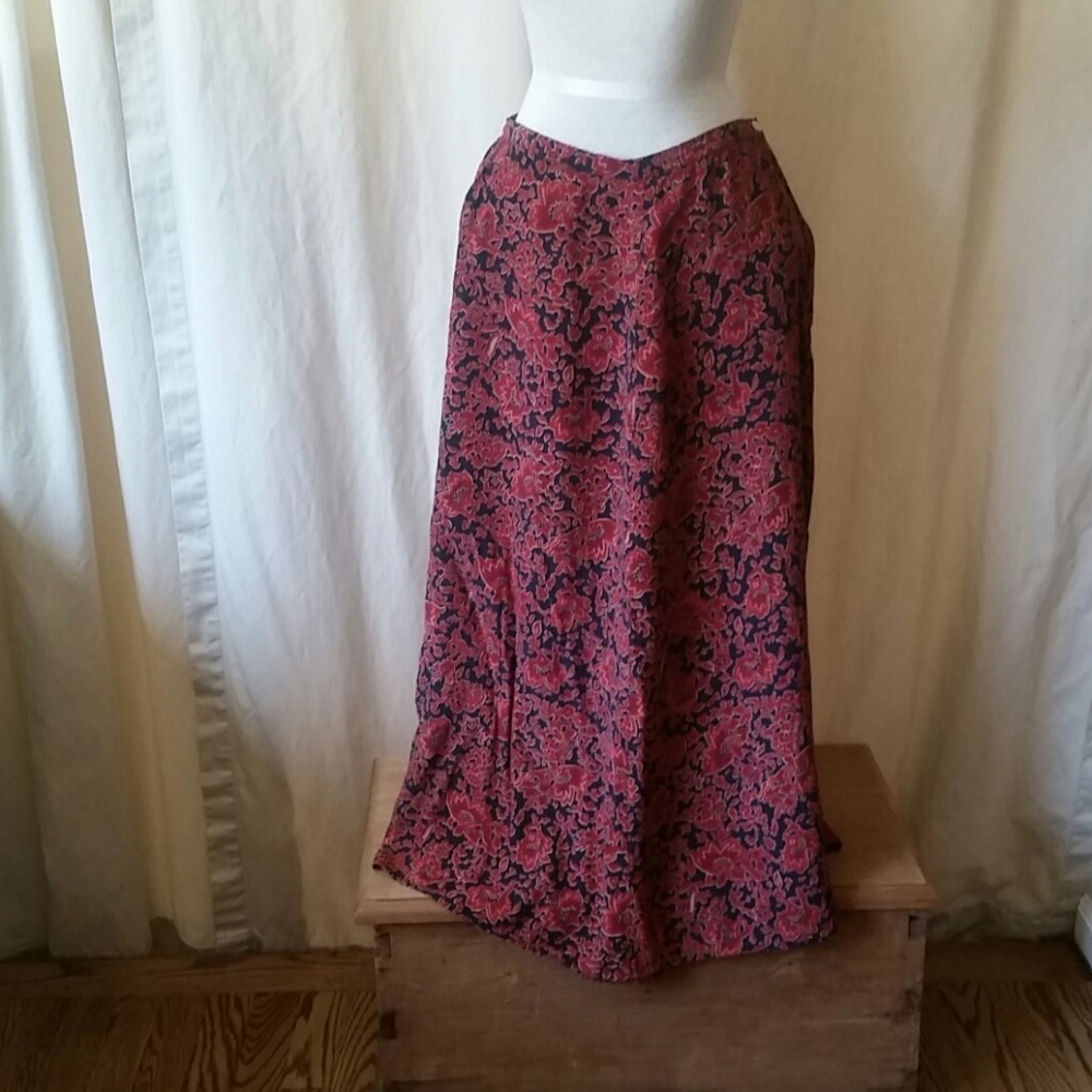Vintage Ann Taylor 8 red/black flowing skirt